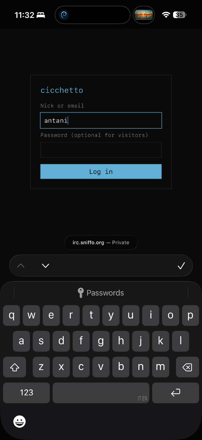 cicchetto&rsquo;s login screen on a phone: just a nick — a password is only for registered users